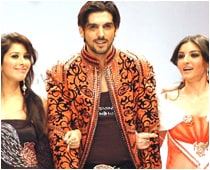 Bollywood stars flock at Manav Gangwani's show