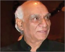 Yash Chopra awarded honorary doctorate by British college