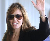 Angelina's donation for floods surpasses Zardari's help  