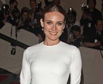 Diane Kruger is girlfriend-cum-hairstylist for beau