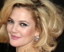 Drew Barrymore shuns social networking sites