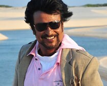 Rajinikanth returns to Mumbai after 15 years