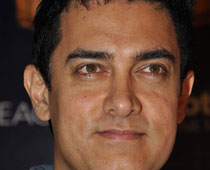 Aamir regards uncle Nasir Hussain as guru 