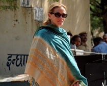 Julia Roberts to adopt baby from India?