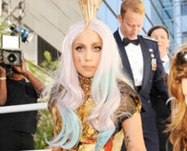 Lady Gaga defends meat dress  