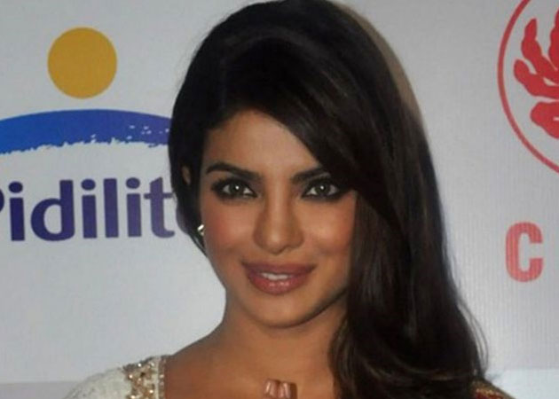Priyanka Chopra beats Big B, Khans on twitter