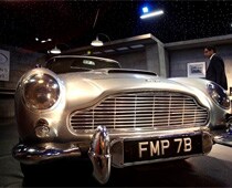  James Bond's Aston Martin fetches 2.6 million pounds  