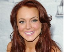 Lindsay Lohan being treated for addiction to Twitter