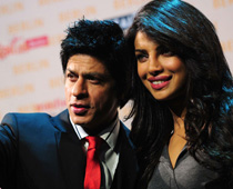 Bollywood fans descend on Berlin for Shah Rukh, Priyanka shoot