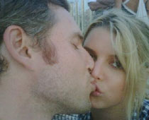 Jessica Simpson to beat ex-husband to the altar