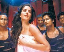 Katrina drops her clothes for TMK