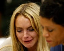 Lindsay Lohan wants to go home for Christmas