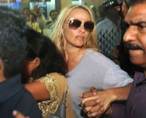 Pamela Anderson arrives in Mumbai, creates chaos  