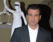 I don't want to repeat my roles: Ronit Roy 