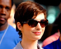 Anne Hathaway moves in with boyfriend