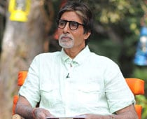 In bid to save tigers, Amitabh auctions sunglasses to son