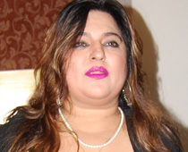 Dolly Bindra is back to her old ways in Bigg Boss