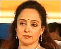 Hema Malini delays film for husband's sake