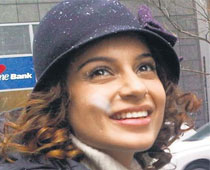 Kangna stuck in New York