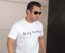 Salman parties hard on birthday in Dubai