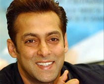 Become an actress, Salman tells newbie director!!