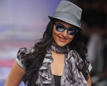 Sonakshi is ready for a makeover in Joker, Kick