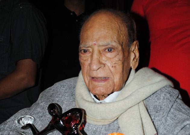 Veteran actor Hangal sick, needs money