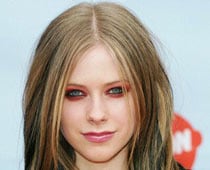 Tomboy Avril Lavigne goes sophisticated