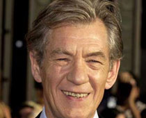 Ian McKellen to play Gandalf again in The Hobbit