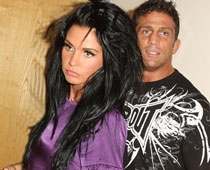 Katie Price, Alex Reid Text To Communicate