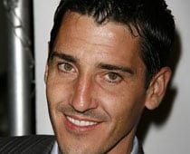 New Kids On The Block star Jonathan Knight comes out