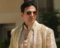 Akshay Plays Marriage Counsellor In Thank You