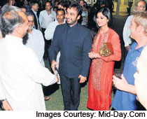 Shilpa, Raj Party With The Politicians