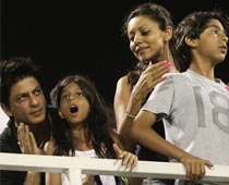 Aamir, SRK to add star power at Wankhede Stadium