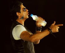 SRK Enthralls Fans At The Opening Ceremony Of IPL-4