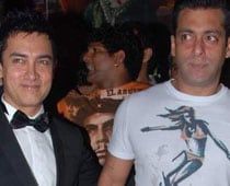 Salman, Aamir Take 'Knotty' Pot Shots At Each Other