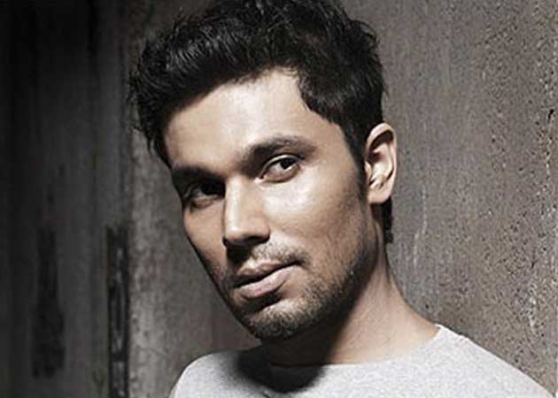 Randeep Hooda Stopped Twice At Airport