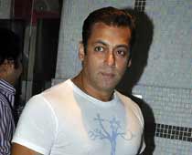 Salman Khan Comes To Pritam's Rescue
