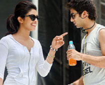 Is Priyanka Planting Negative Stories About Shahid?