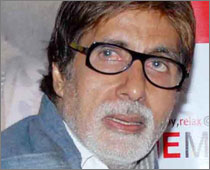 Amitabh Wins Distinguished Personality Award 