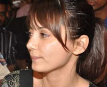   Jewellery Still With customs, Says Minissha Lamba