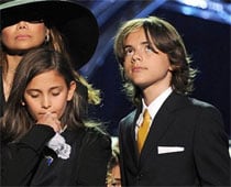 MJ's Kids 'Never Cried Again' After Seeing Father's Body