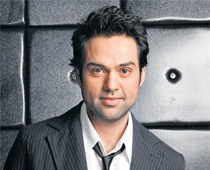 Female fan stalks Abhay Deol!