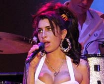 Amy Winehouse's album back on Billboard 200