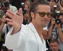 Brad Pitt saves a woman on movie set
