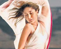 Kareena wants her song to be hotter