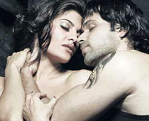 Murder 3 goes James Bond way