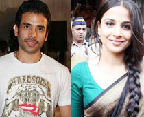 Dragonflies disrupt Vidya-Tusshar's kiss