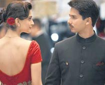 Censor hauls up Mausam promos on 'humanitarian grounds'