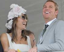 We're in no hurry to marry: Warne and Hurley